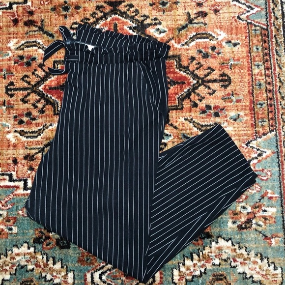 torrid Pants - TORRID Slimming Pinstripe Ankle Pants 💕 Sz 1X